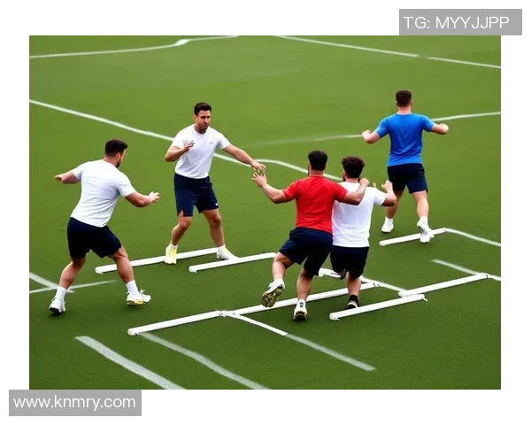 足球赛前球星热身训练揭秘：高强度备战背后的科学与技巧