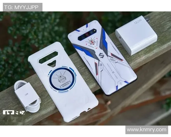 黑鲨3手机壳足球球星限量版设计独特魅力展现运动与科技完美融合